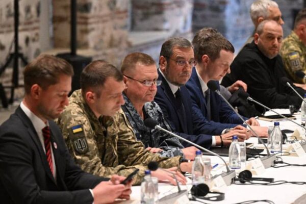 Українська делегація прибула на перемовини до Туреччини - нардеп Гончаренко