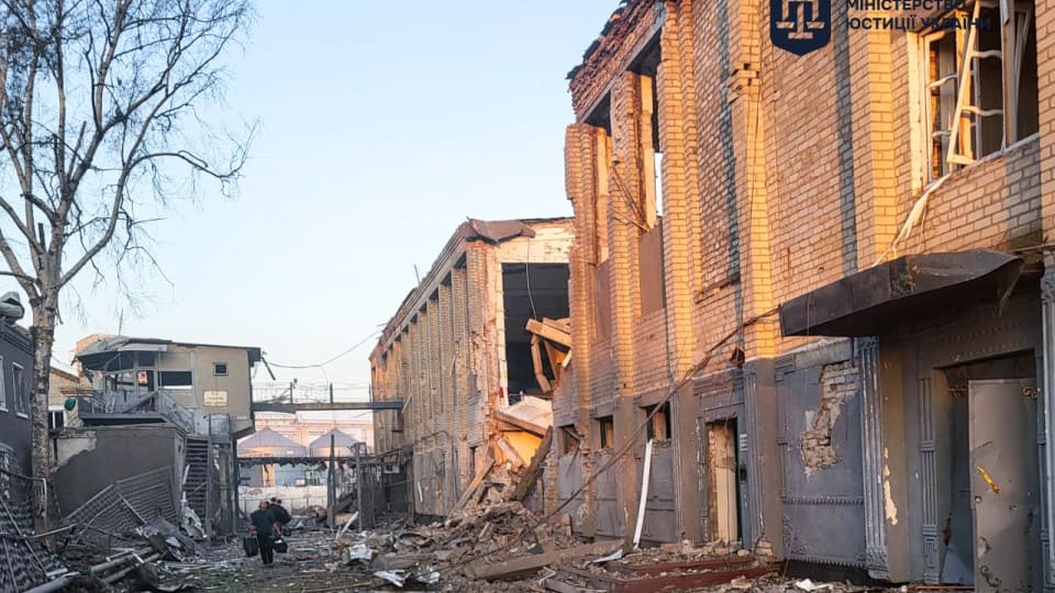 16 людей загинули: росіяни атакували виправну колонію на Запоріжжі (фото)