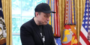 Ілон Маск наказав припинити роботу супутникового сервісу Starlink під час українського контрнаступу - Reuters